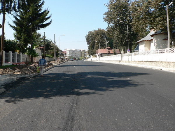 6 Asfaltare str Armatei20.jpg